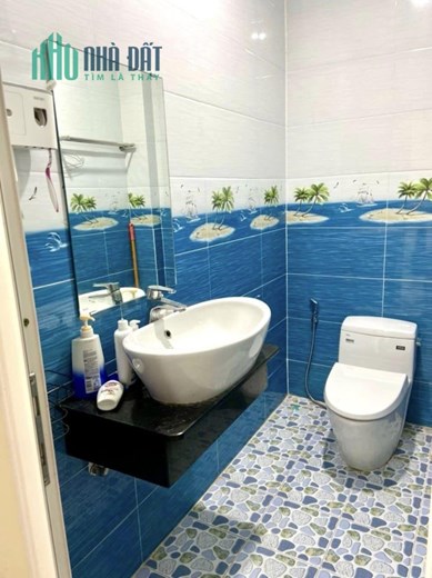 BÁN NHANH SIÊU PHẨM HÓC MÔN 105M2 - 5 TẦNG GARA ÔTÔ - 2 MẶT TIỀN  NGAY CƯ XÁ BÀ ĐIỂM