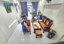 Gấp bán nhà hẻm xe tải Huỳnh Văn Nghệ Gò Vấp ngang 4m 60m2 3 tầng xe hơi vào nhà