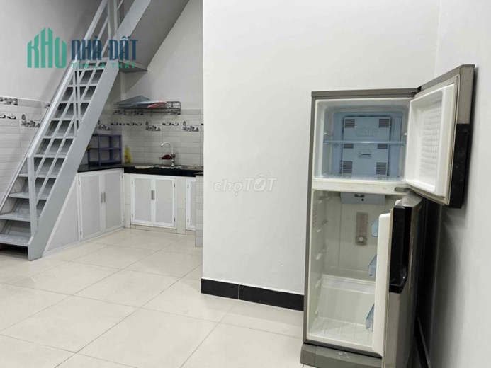 Nhà 2 tầng Hẻm 80 Nguyễn Hồng Đào, 2 phòng ngủ, 8 triệu