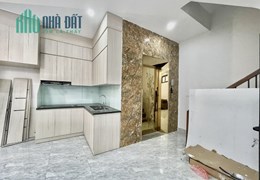 BÁN GẤP NHÀ - ĐƯỜNG LÊ TRỌNG TẤN 45M2 6 TẦNG  MẶT TIỀN 4.5M 7 TỶ