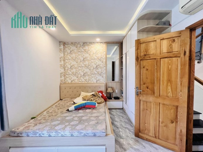 Bán nhà 5 tầng,5pn, dtsd 250m2 ô tô ngủ trong nhà, tặng full nội thất, khu phân lô đẹp mê ly