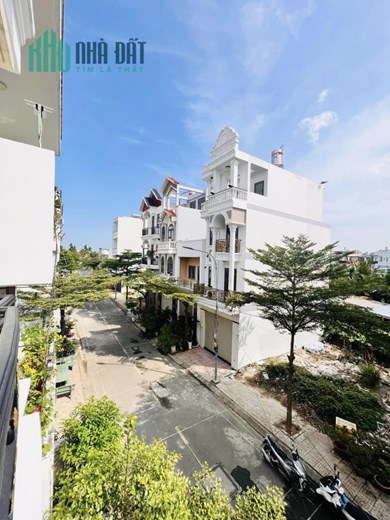 ĐƯỜNG 10M THÔNG - KHU VIP PHÂN LÔ THẠNH XUÂN QUẬN 12 - 5 TẦNG, THIẾT KẾ HIỆN ĐẠI, NỘI THẤT CAO CẤP