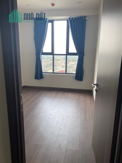 Siêu rẻ Hiền cho thuê HT Pearl, 4.5 triệu / tháng, Có rèm và máy nóng lạnh