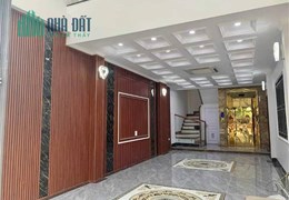 Chỉ hơn 8 tỷ mua ngay nhà mặt phố Ngọc Lâm,KD đa dạng,50M,4 tầng,vỉa hè,4 ô tô tránh.Cực hiếm