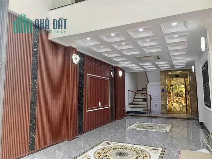 Chỉ hơn 8 tỷ mua ngay nhà mặt phố Ngọc Lâm,KD đa dạng,50M,4 tầng,vỉa hè,4 ô tô tránh.Cực hiếm