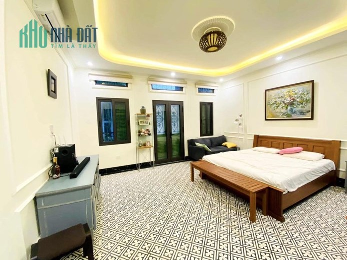 Bán nhà Hoàng Quốc Việt - Cầu Giấy 200m x MT 9,1m Giá đầu tư Ô tô 45 chỗ tránh Vỉa hè 10m