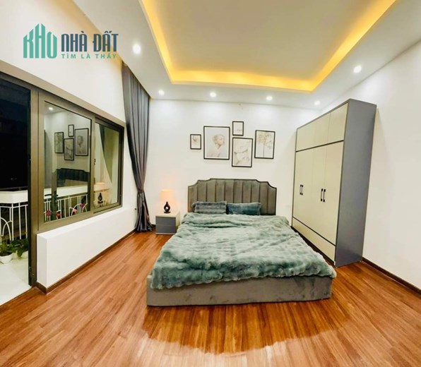 Chủ hạ sốc 500tr bán gấp nhà Nguyễn Văn Cừ 60m,5 tầng,ngõ thông tứ tung,gara ô tô.Hơn 4 tỷ