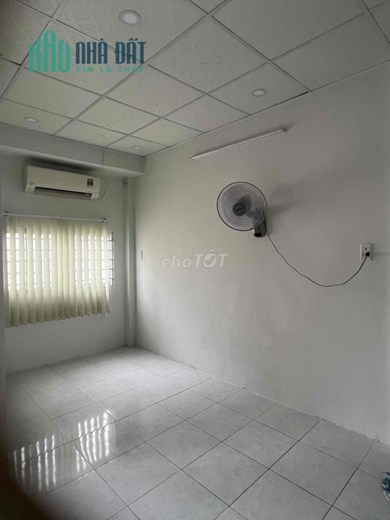 Cho thuê Nhà hẻm 80 Nguyễn Hồng Đào, 2 tầng 2PN, 8 triệu