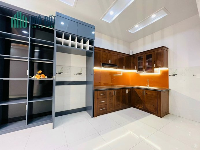 Hẻm nhựa 5m đường Lò Gốm, Phường 7, Quận 6, 45m2 chỉ 3 tỷ 9