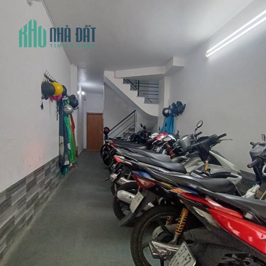 Bán ccmn Doãn Kế Thiện 45m-gần phố- dân xây- 6t thang máy- 11pkk- DT600tr/năm- chỉ 7.9 tỷ