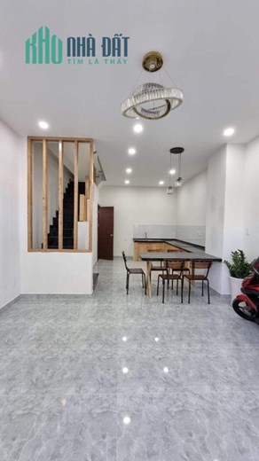 Nhà nằm trên đường Đoàn Nguyễn Tuấn, xã Tân Quý Tây, Bình Chánh.