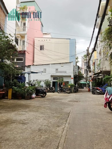 Nhà Xe hơi đậu trong nhà Ngang 3.1 nở hậu 3.15 x12m có 4 tỷ- 4 tấm Tôn Thất Thuyết Q4 4 phòng Ngũ -