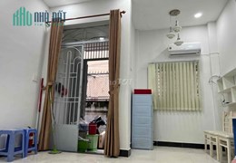 💥 Nhà 2 lầu Hẻm 80 Nguyễn Hồng Đào, 2 phòng ngủ, 8 triệu