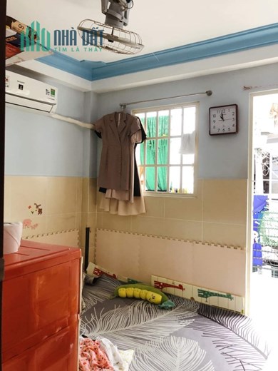 Nhà Xe hơi đậu trong nhà Ngang 3.1 nở hậu 3.15 x12m có 4 tỷ- 4 tấm Tôn Thất Thuyết Q4
4 phòng Ngũ