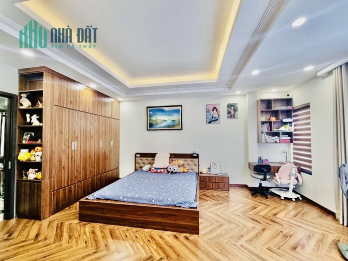 Bán nhà 7 tầng Nguyễn Văn Cừ, Nhất phố, Phân lô, Gara Oto thang máy. Dt: 74m2. Mt: 6,4m.