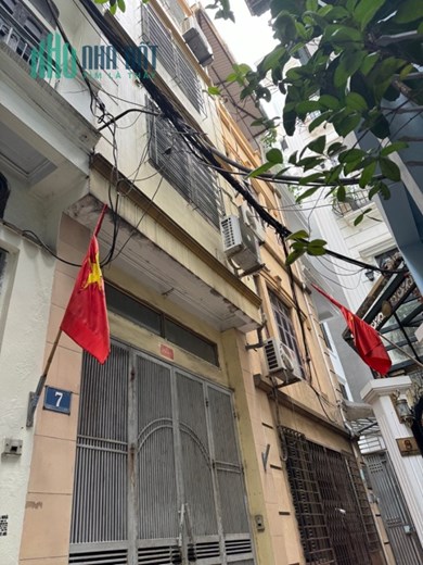 LÊ TRỌNG TẤN, PHÂN LÔ, DÂN XÂY, Ô TÔ 5 TẠ

26m x 4 tầng, 4,35 tỷ