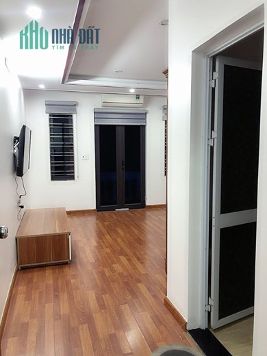 Bán nhà ngõ 152 Chợ Hàng, diện tích 64m 3.5 tầng GIÁ 3.25 tỉ, sân cổng riêng