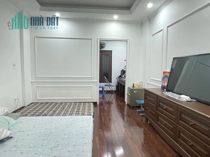 Bán Nhà Phố Quần Ngựa 70m2 x 6 tầng thang máy, 4 phòng ngủ đầy đủ công năng, phân lô ô tô tránh vỉa