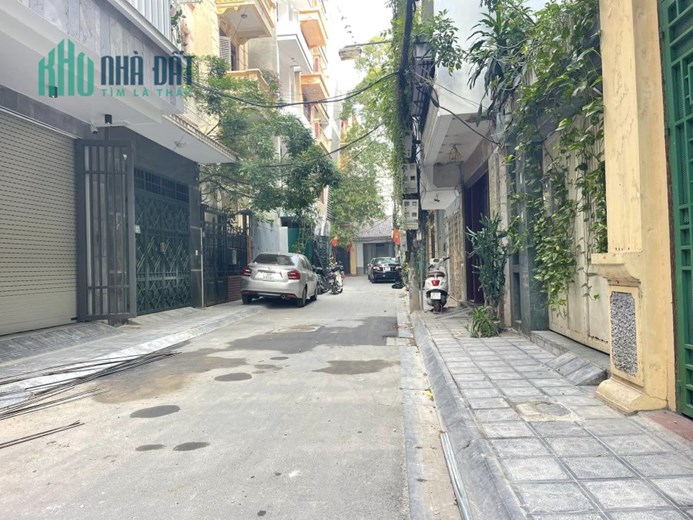 Bán Nhà Phố Quần Ngựa 70m2 x 6 tầng thang máy, 4 phòng ngủ đầy đủ công năng, phân lô ô tô tránh vỉa