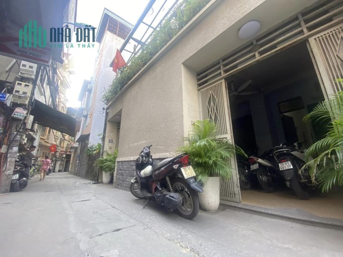 Bán Nhà Phố Trần Cung 106m2 x 3 tầng, bán đất tặng nhà, Khách mua về sửa qua hoặc đập đi xây mới