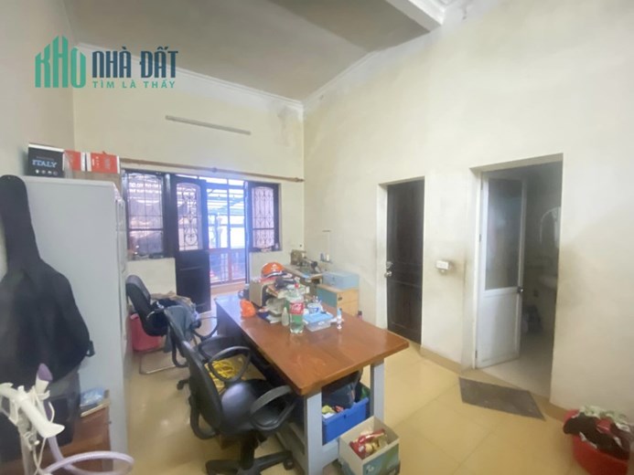 Bán Nhà Phố Trần Cung 106m2 x 3 tầng, bán đất tặng nhà, Khách mua về sửa qua hoặc đập đi xây mới