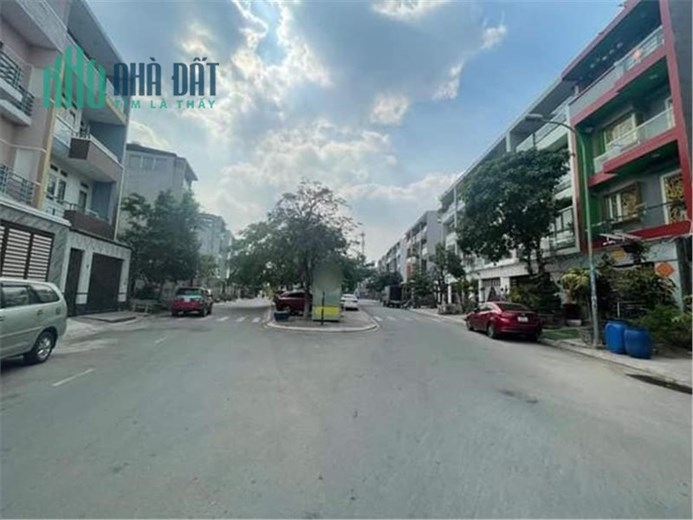 Đất lọt khe khu phân lô hai thành tân tạo A,Bình Tân