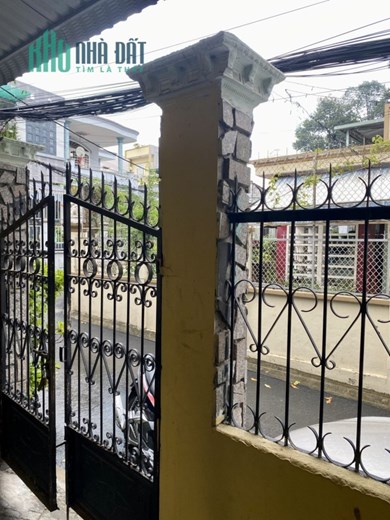 HXH OTO TRÁNH NHAU VÀ QUAY ĐẦU, CHỦ NGỘP, GIẢM GIÁ CỰC SÂU BÁN NHÀ GIÁ RẺ,  ĐƯỜNG 182 PHƯỜNG TĂNG