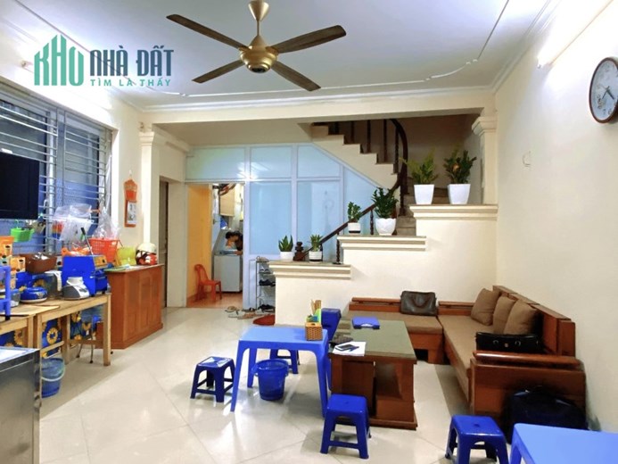 Bán Nhà Ngõ 59 Phạm Văn Đồng 52m2 x 4 tầng, 4 phòng ngủ đầy đủ công năng + 1 cửa hàng kinh doanh,