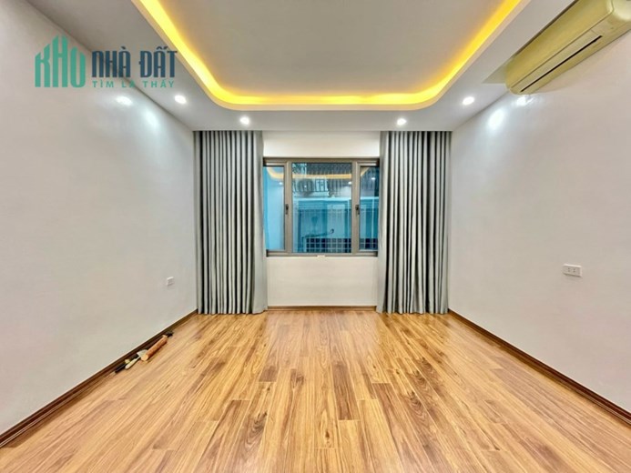 BÁN NHÀ PHỐ VÕNG THỊ QUẬN TÂY HỒ  4 TẦNG - 3 P NGỦ - MT:3.9M - GIÁ:3.5 TỶ + FUN NỘI THẤT ĐẦY ĐỦ -