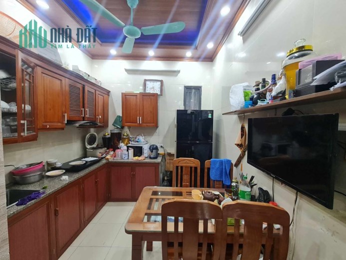 Bán nhà Cổ Nhuế 36m2, 3T, 3N, 3.1 tỷ. Nhà đẹp sẵn ở.