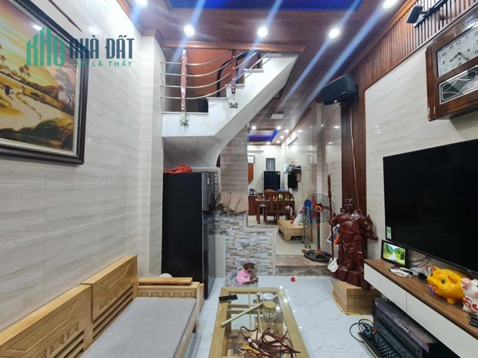 Bán nhà Cổ Nhuế 36m2, 3T, 3N, 3.1 tỷ. Nhà đẹp sẵn ở.