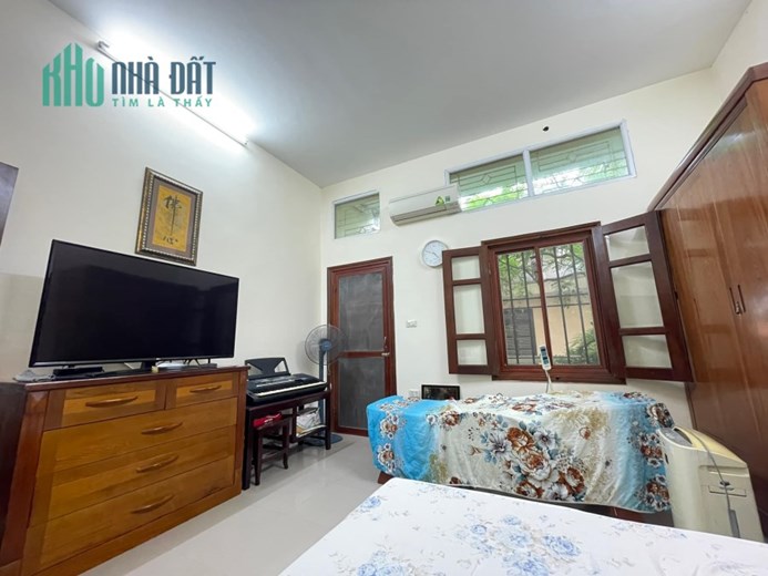 Bán Nhà Phố Nghĩa Tân 45m2 x 4 tầng, 3 phòng ngủ + 1 cửa hàng kinh doanh, có thể thêm 1-2 phòng ngủ