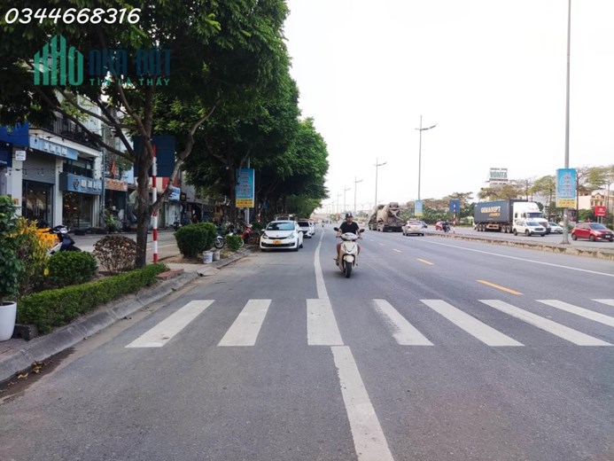 3 tỷ - nhà 3 tầng - ô tô vào nhà - phân lô phố Đức Giang, Long Biên