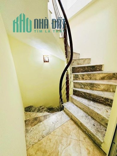 Bán nhà Vĩnh Hưng- Lĩnh Nam 30m 5 tầng 3 tỷ hơn