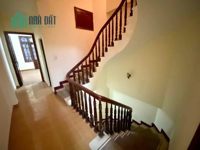 Bán Nhà Phố Đặng Thùy Trâm 67/70m2 x 4 tầng, 5 phòng ngủ, ô chờ thang máy, ô tô đỗ cửa vào nhà, giá
