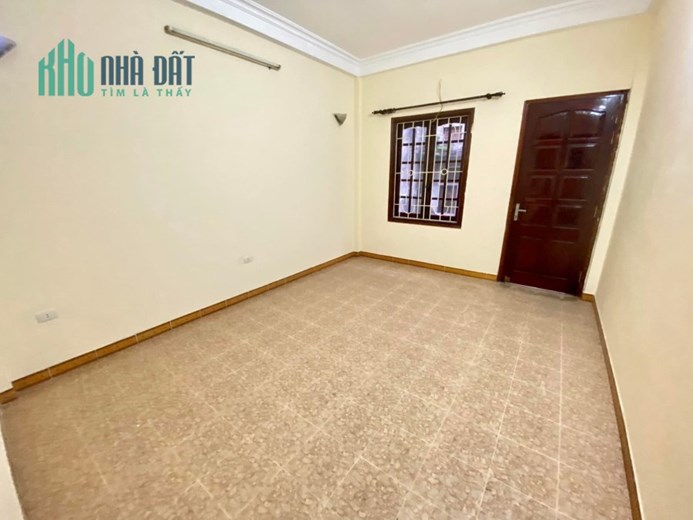 Bán Nhà Phố Đặng Thùy Trâm 67/70m2 x 4 tầng, 5 phòng ngủ, ô chờ thang máy, ô tô đỗ cửa vào nhà, giá