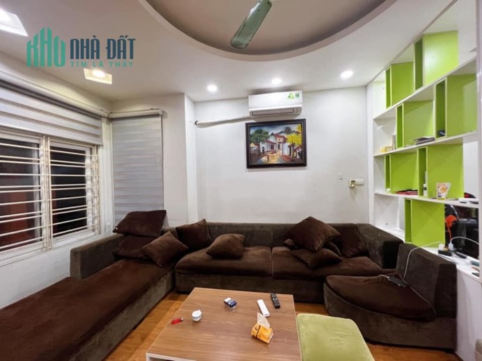 Bán nhà phố Giáp Nhất Quận Thanh Xuân 40m2x4 tầng, giá nhỉnh 6 tỷ.