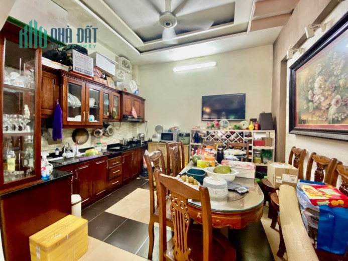 Bán nhà phố Giáp Nhất Quận Thanh Xuân 40m2x4 tầng, giá nhỉnh 6 tỷ.