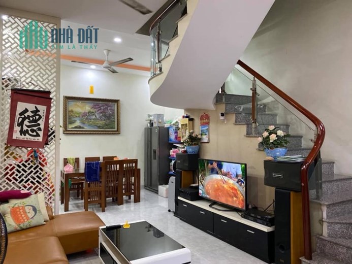 Bán Nhà Khương Đình 35m, từ tầng 2 sử dụng tới 42m, giá chỉ 4.8 tỷ