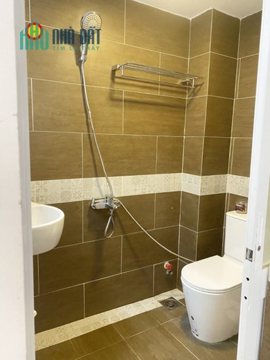 Bán nhà đường Linh Đông, Thủ Đức, 3 tầng, 4 phòng ngủ, đường ôtô, giá 5.2 tỷ