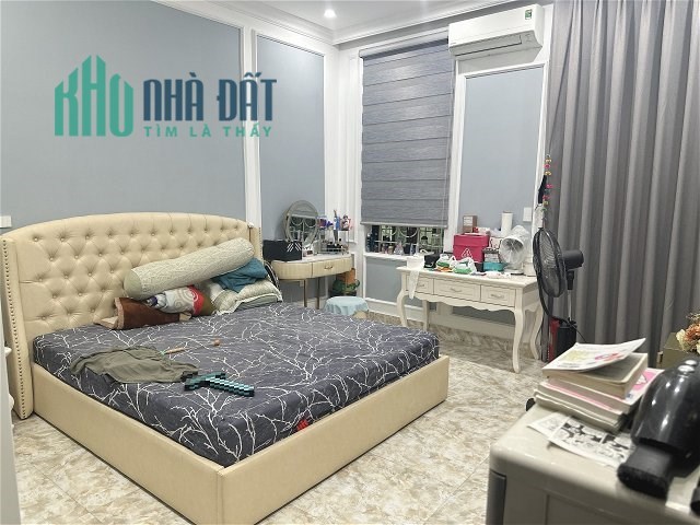 CẦN TIỀN BÁN GẤP CĂN NHÀ MỚI XÂY MỄ TRÌ GIÁP KHÁCH SẠN MARIORT 38M 5 TẦNG GIÁ 3.8 TỶ