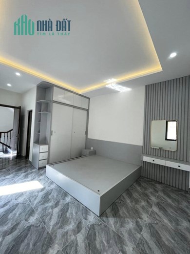 Nhà Vạn Phúc-lô góc-oto đỗ cửa-39m2-giá 4,5 tỷ