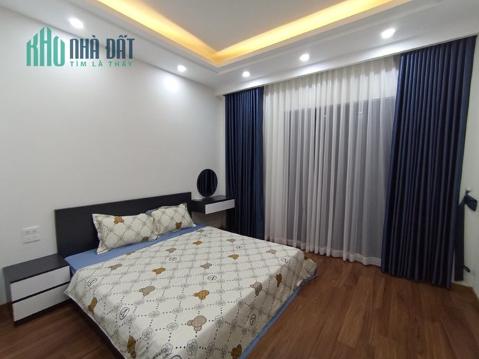 Bán nhà Hoàng Như Tiếp, Long Biên, Dt 32m, nhà 5 tầng, giá hơn 5 tỷ.