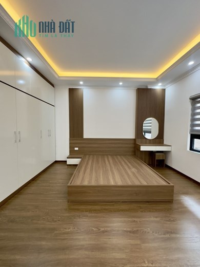 Bán nhà Hoàng Như Tiếp, Long Biên, Dt 32m, nhà 5 tầng, giá hơn 5 tỷ.