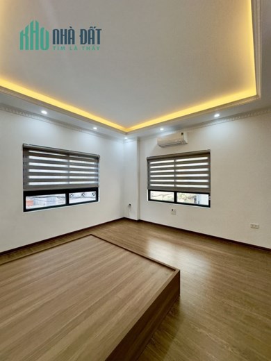 Bán nhà Hoàng Như Tiếp, Long Biên, Dt 32m, nhà 5 tầng, giá hơn 5 tỷ.