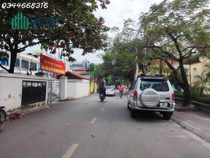 3 tỷ - 40m2 - nhà 3 tầng - căn góc - ngõ ô tô phố Thượng Thanh, Long Biên