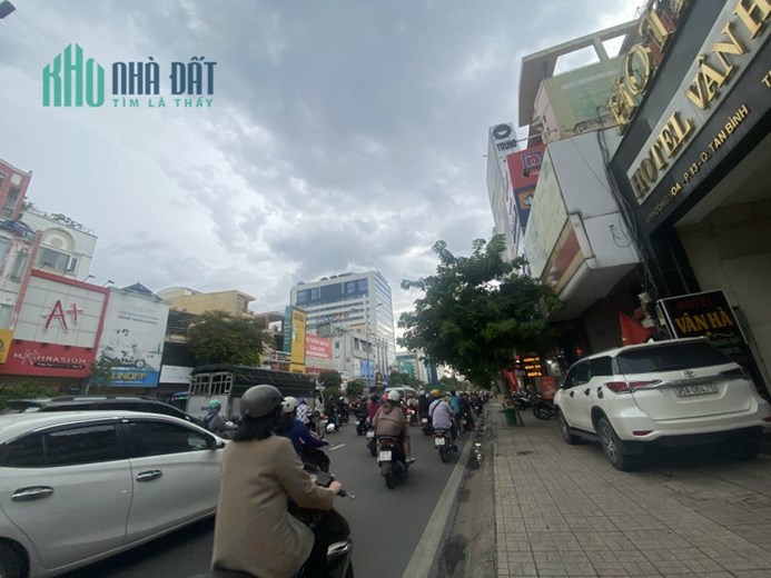 Bán khách sạn Mặt Tiền Thương Hiệu Cộng Hòa, Phường 13, Quận Tân Bình