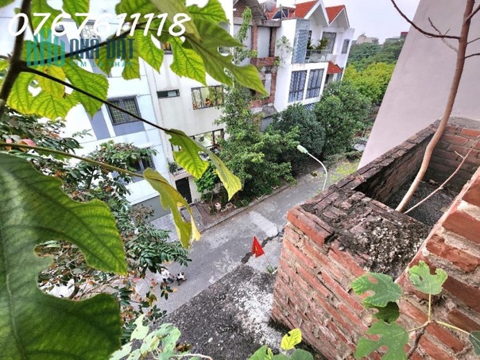 Bán biệt thự xây thô Thượng Thanh,thông sàn,90m*5T MT6m, 10.8 tỷ