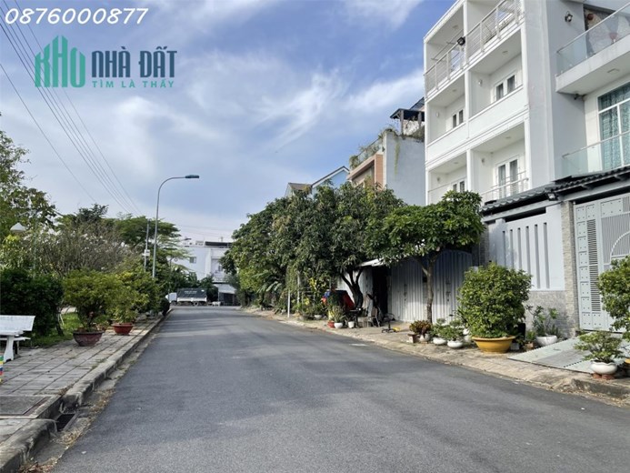 Bán nhà phố KDC Lập Phúc Nhà Bè. DT 7m x 20m, 4 lầu 5PN, tiện ích công viên. Giá 31 triệu/ m2 sàn