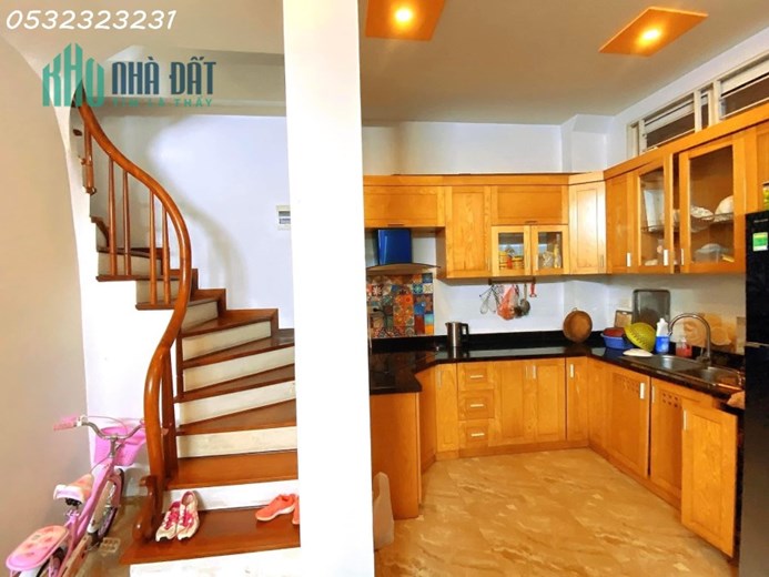 Bán nhà Pháo Đài Láng Đống Đa 44/50, 5 tầng, mặt tiền 6.2m, giá 6.7 tỷ LH : 0352323231